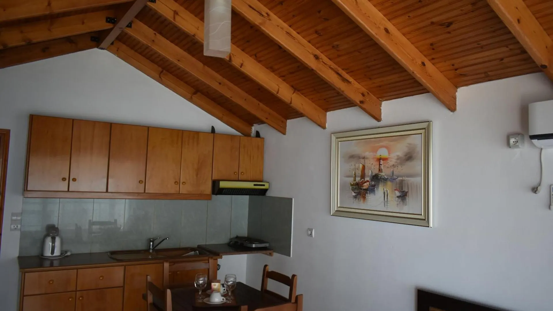 Ionio Rooms Himarë Apartamento