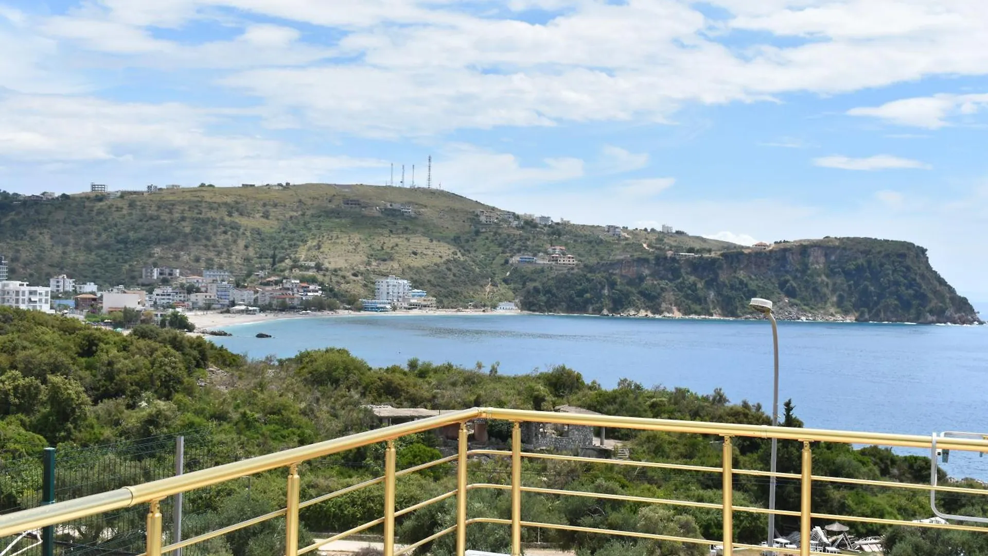 Ionio Rooms Himarë Apartamento