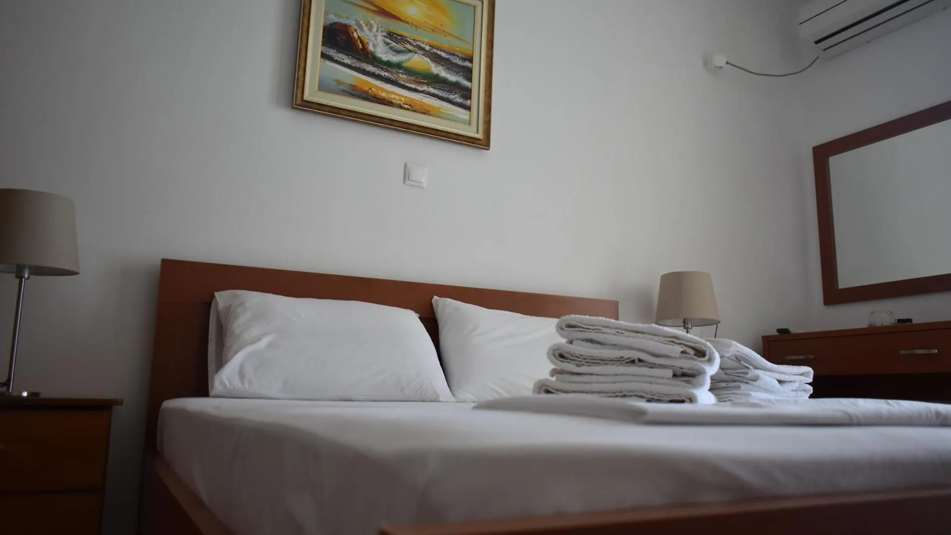 Ionio Rooms Himarë Apartamento