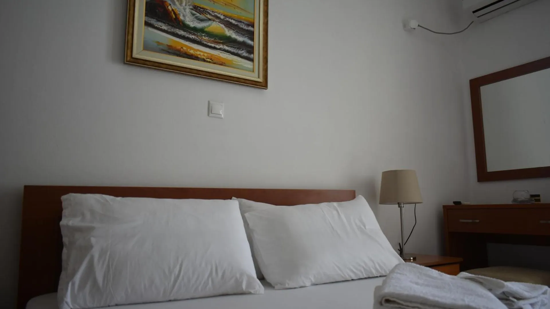 Ionio Rooms Himarë 0*,