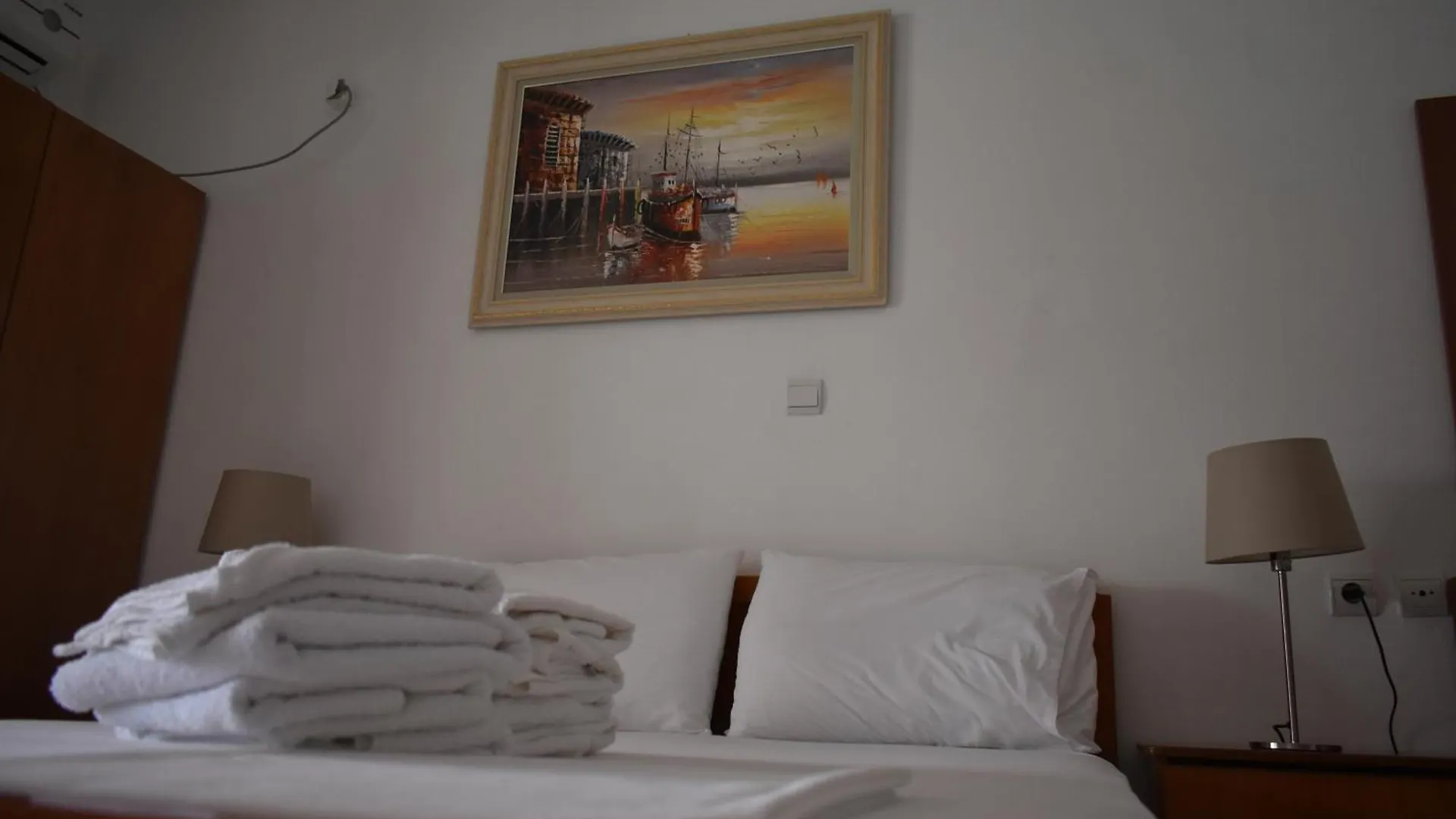 Ionio Rooms Himarë 0*,